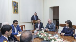 Քննչական կոմիտեի վետերանները ՔԿ նորանշանակ քննիչների հետ քննարկել են մասնագիտական կատարելագործման հարցեր (լուսանկարներ)